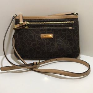 Calvin Klein crossbody bag 💼